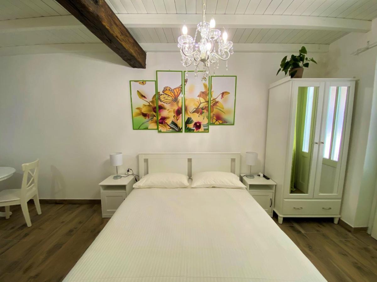Ferienwohnung Nicolaus Sesto Calende Exterior foto