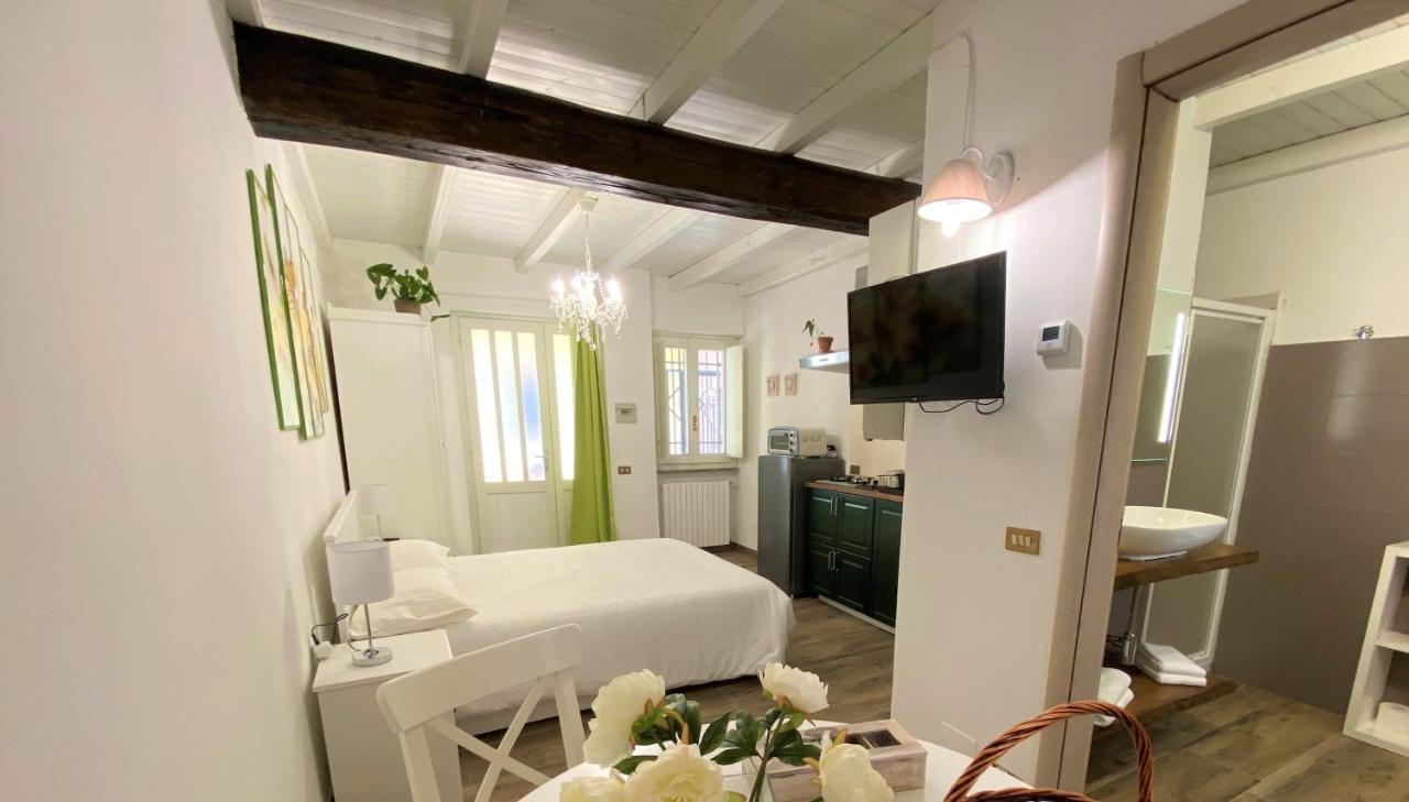 Ferienwohnung Nicolaus Sesto Calende Exterior foto