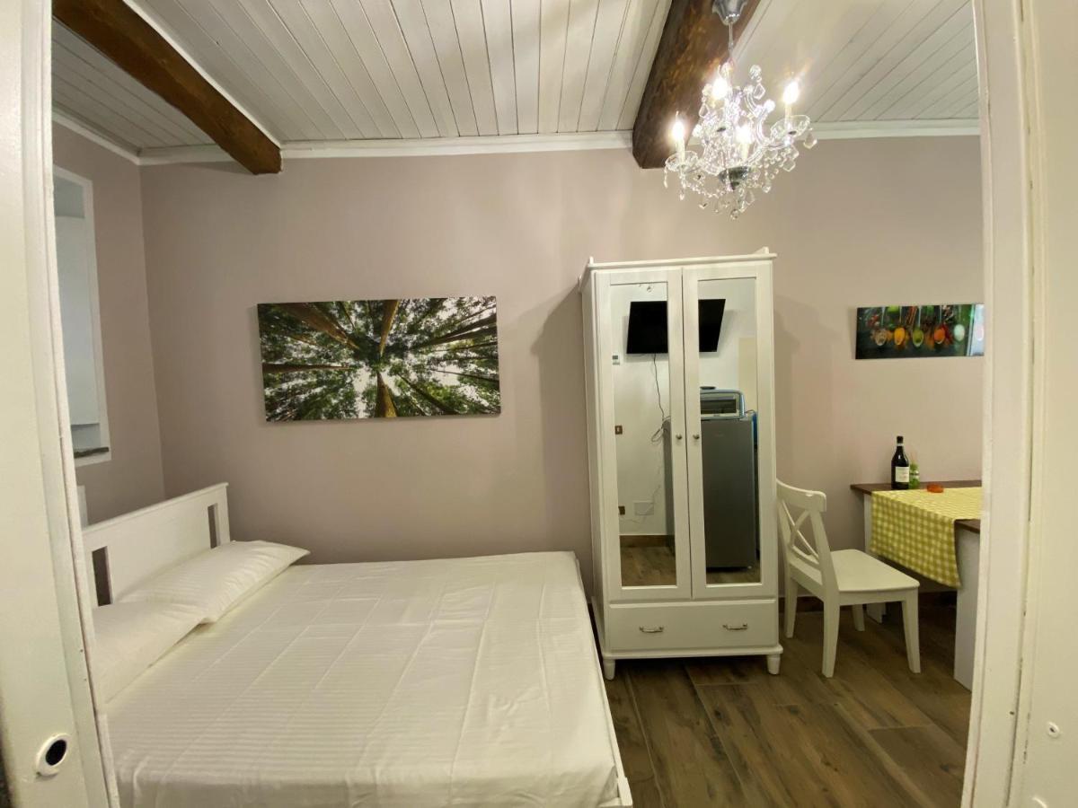 Ferienwohnung Nicolaus Sesto Calende Exterior foto