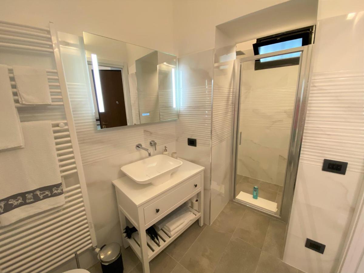 Ferienwohnung Nicolaus Sesto Calende Exterior foto