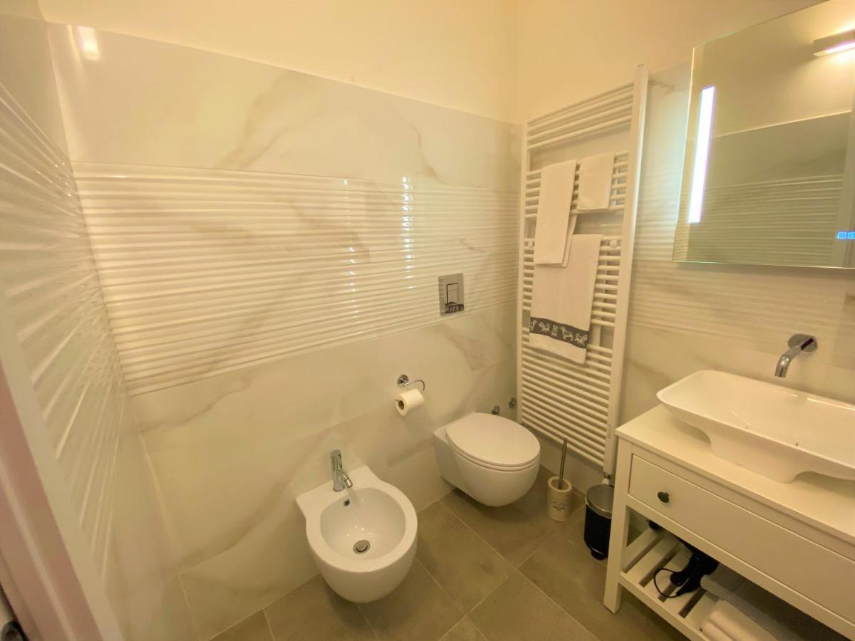 Ferienwohnung Nicolaus Sesto Calende Exterior foto
