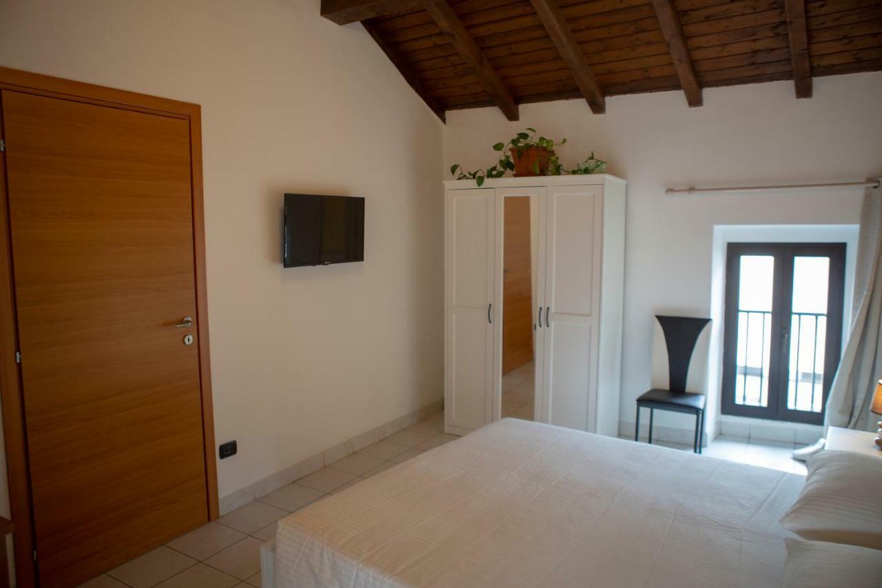 Ferienwohnung Nicolaus Sesto Calende Exterior foto